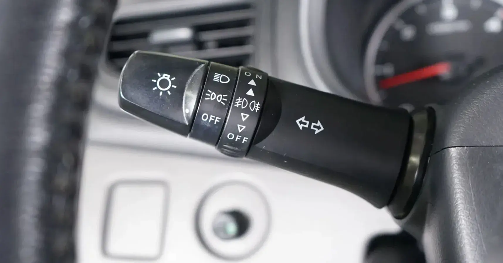 Mitsubishi L200 2.4 DI-D CD Space Cab 3L Instyle Sportbox 4WD 18