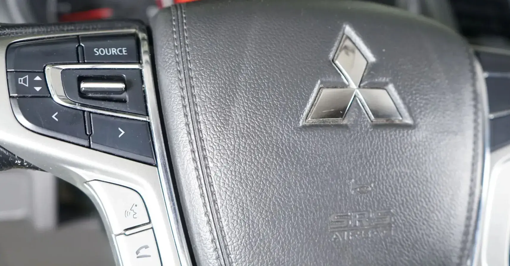 Mitsubishi L200 2.4 DI-D CD Space Cab 3L Instyle Sportbox 4WD 19