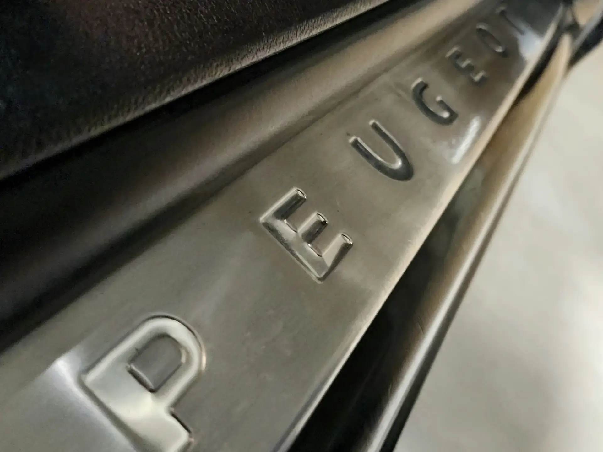 Peugeot 407 2.0 HDi 13