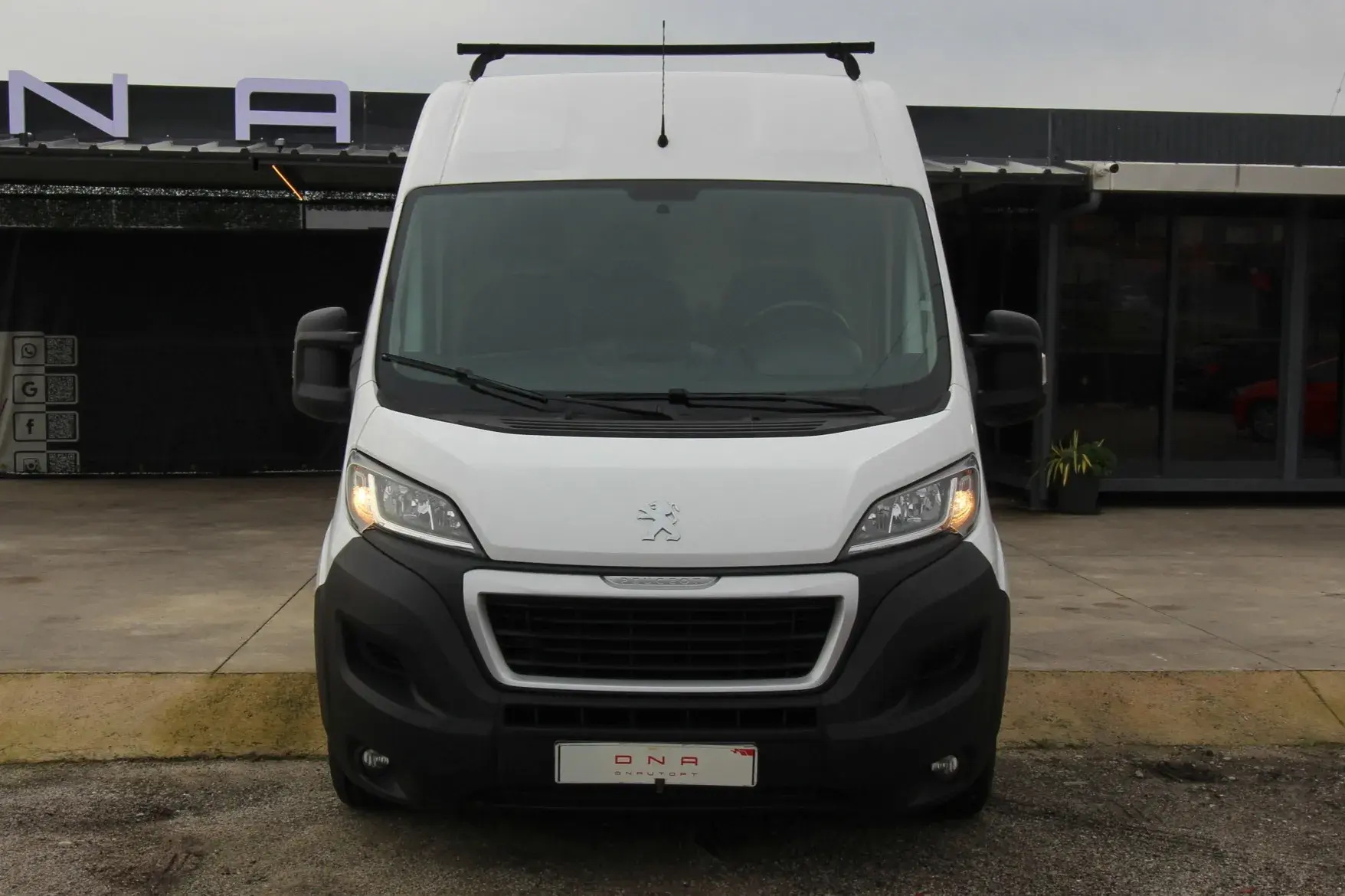Peugeot Boxer 2.0 BlueHDi 330 L2H1 Pro 2