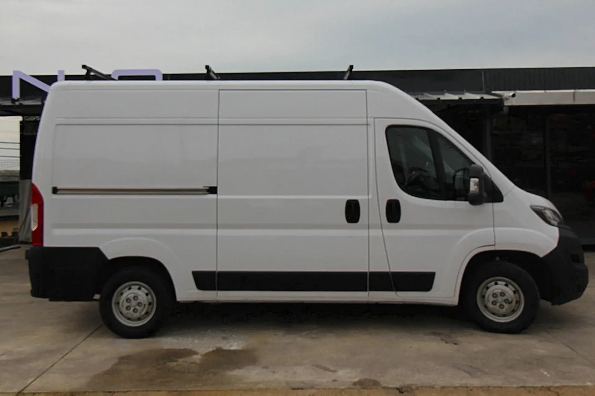 Peugeot Boxer 2.0 BlueHDi 330 L2H1 Pro 5