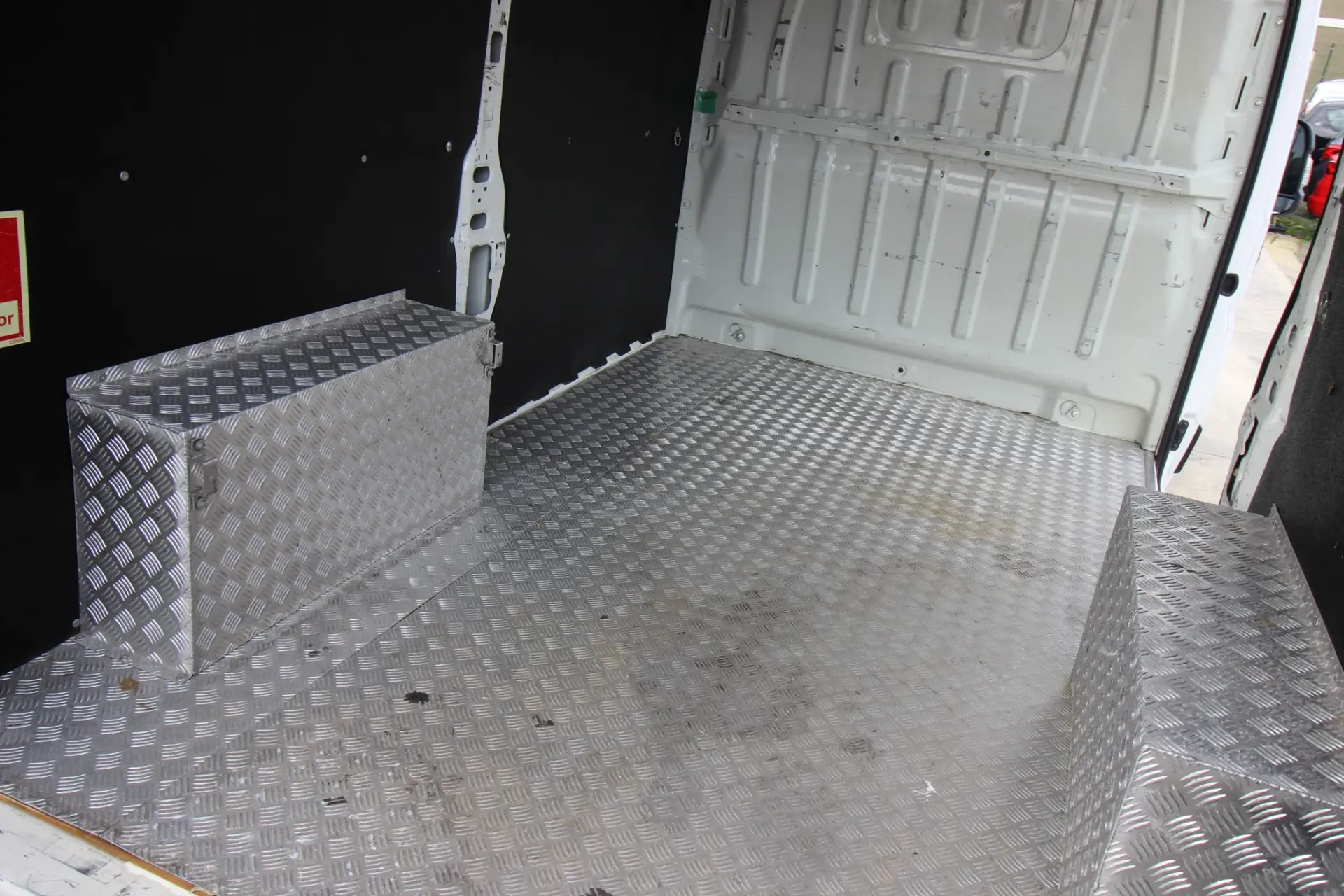 Peugeot Boxer 2.0 BlueHDi 330 L2H1 Pro 11