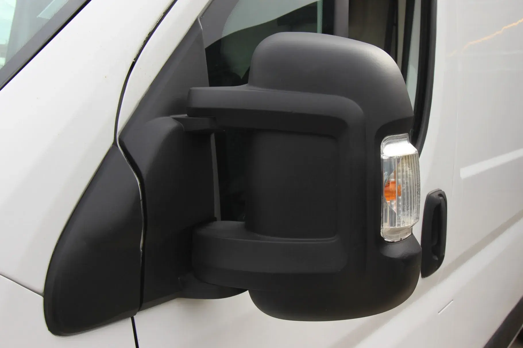 Peugeot Boxer 2.0 BlueHDi 330 L2H1 Pro 12