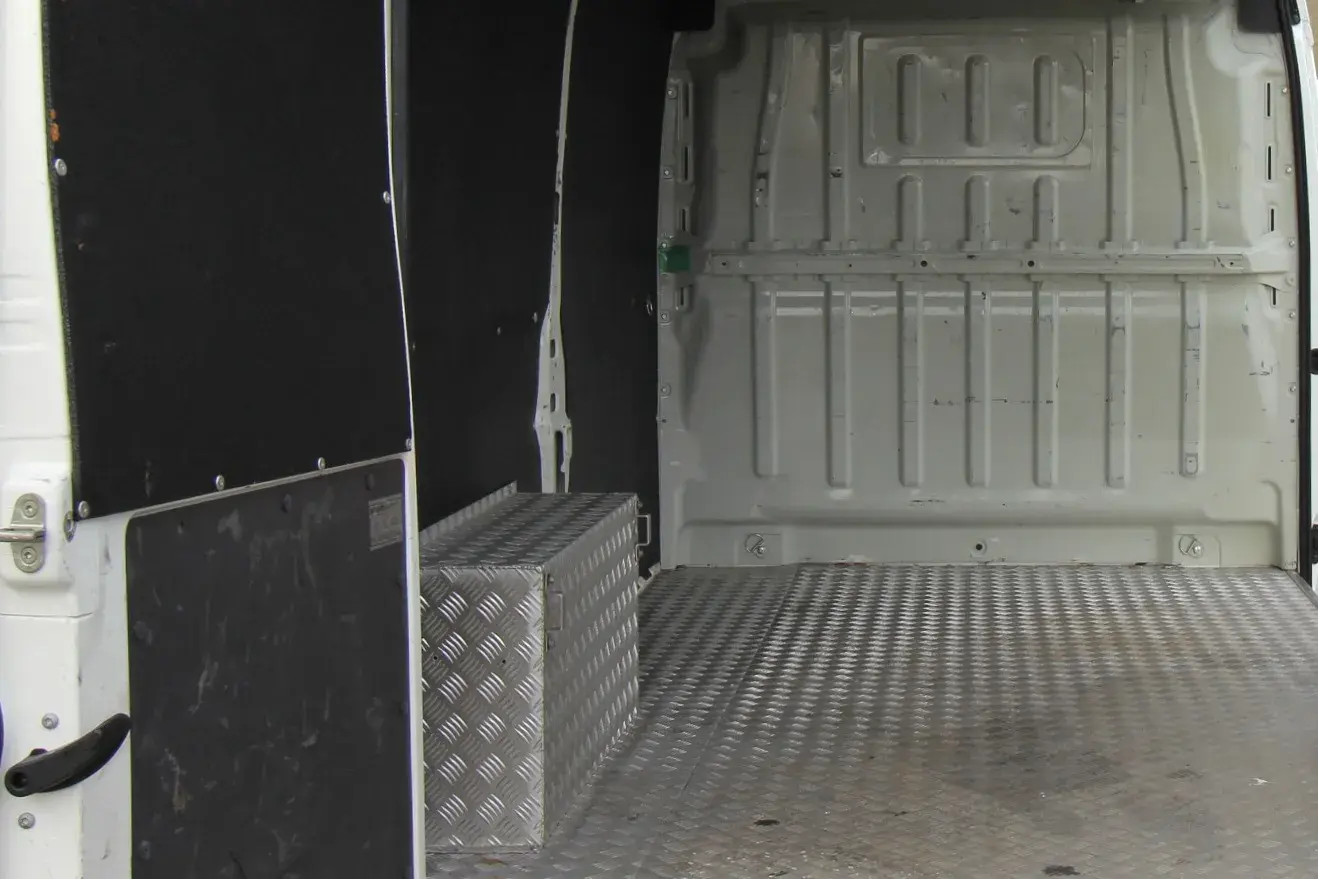 Peugeot Boxer 2.0 BlueHDi 330 L2H1 Pro 15