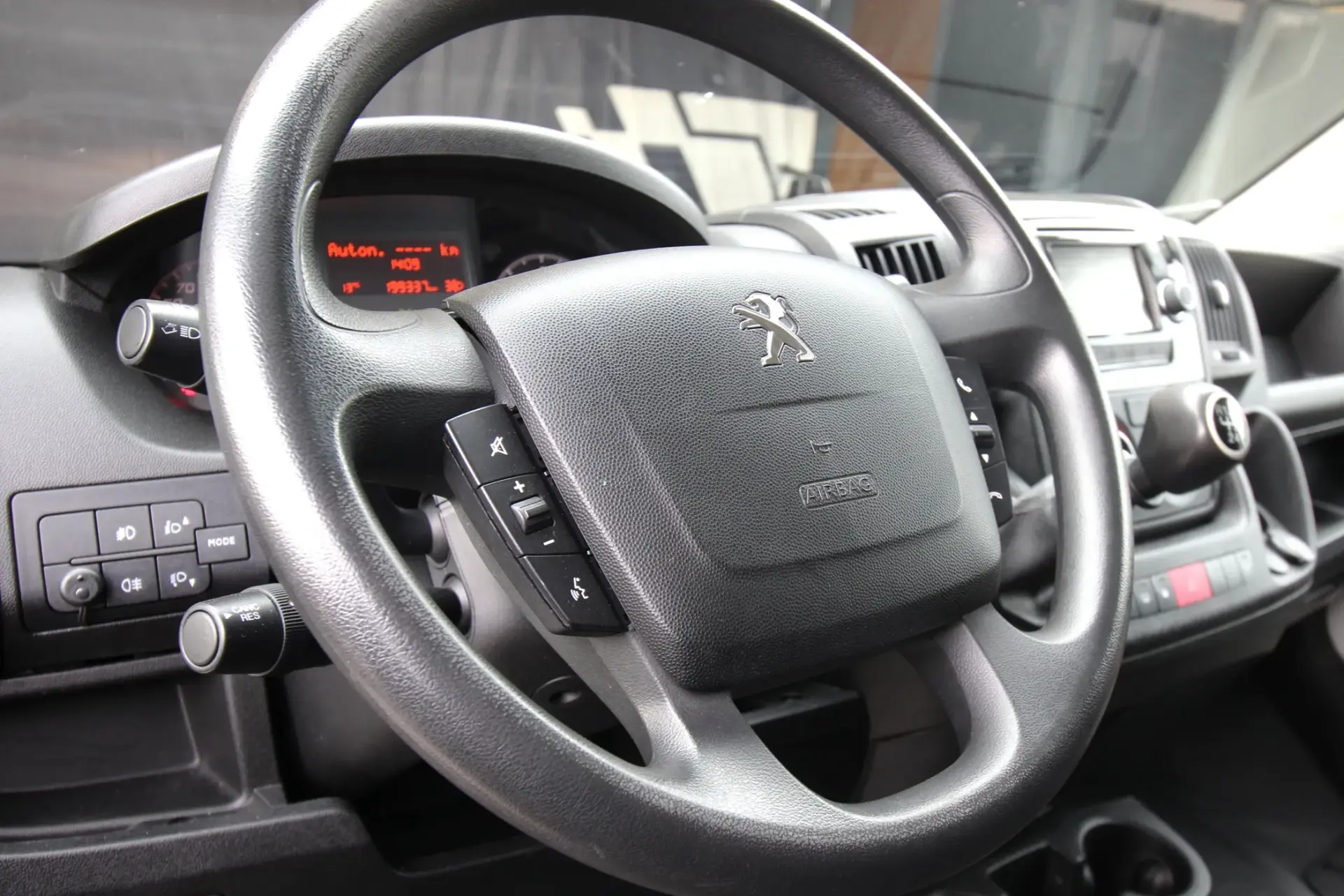 Peugeot Boxer 2.0 BlueHDi 330 L2H1 Pro 20