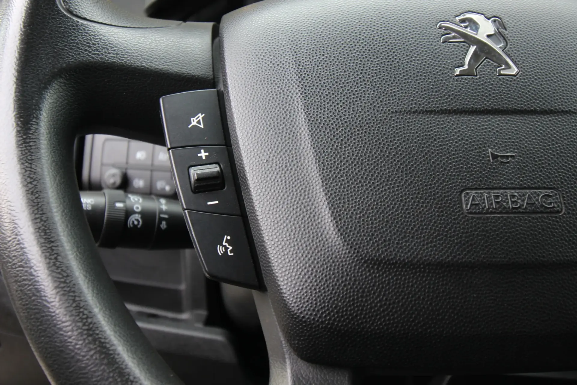 Peugeot Boxer 2.0 BlueHDi 330 L2H1 Pro 21