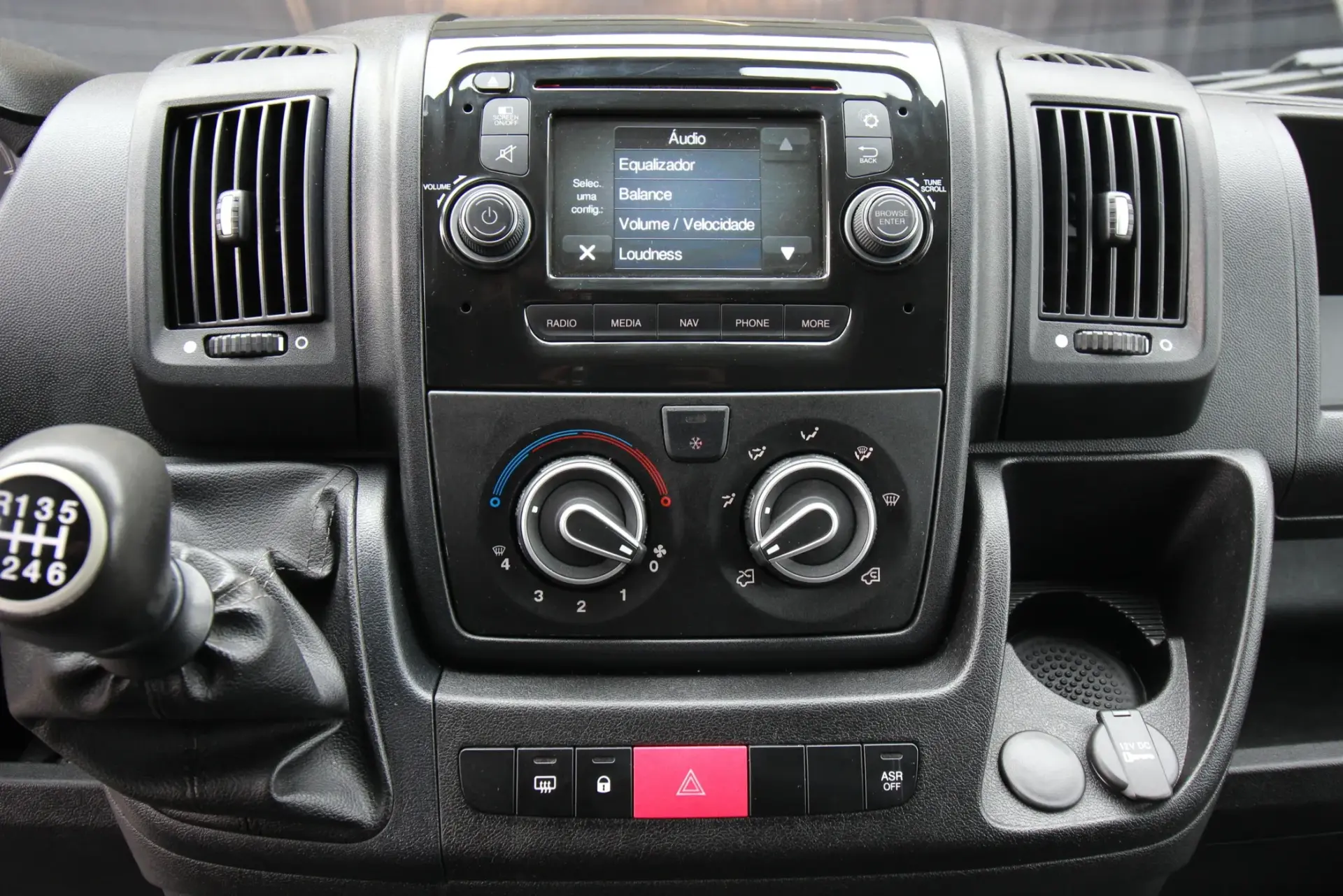 Peugeot Boxer 2.0 BlueHDi 330 L2H1 Pro 22