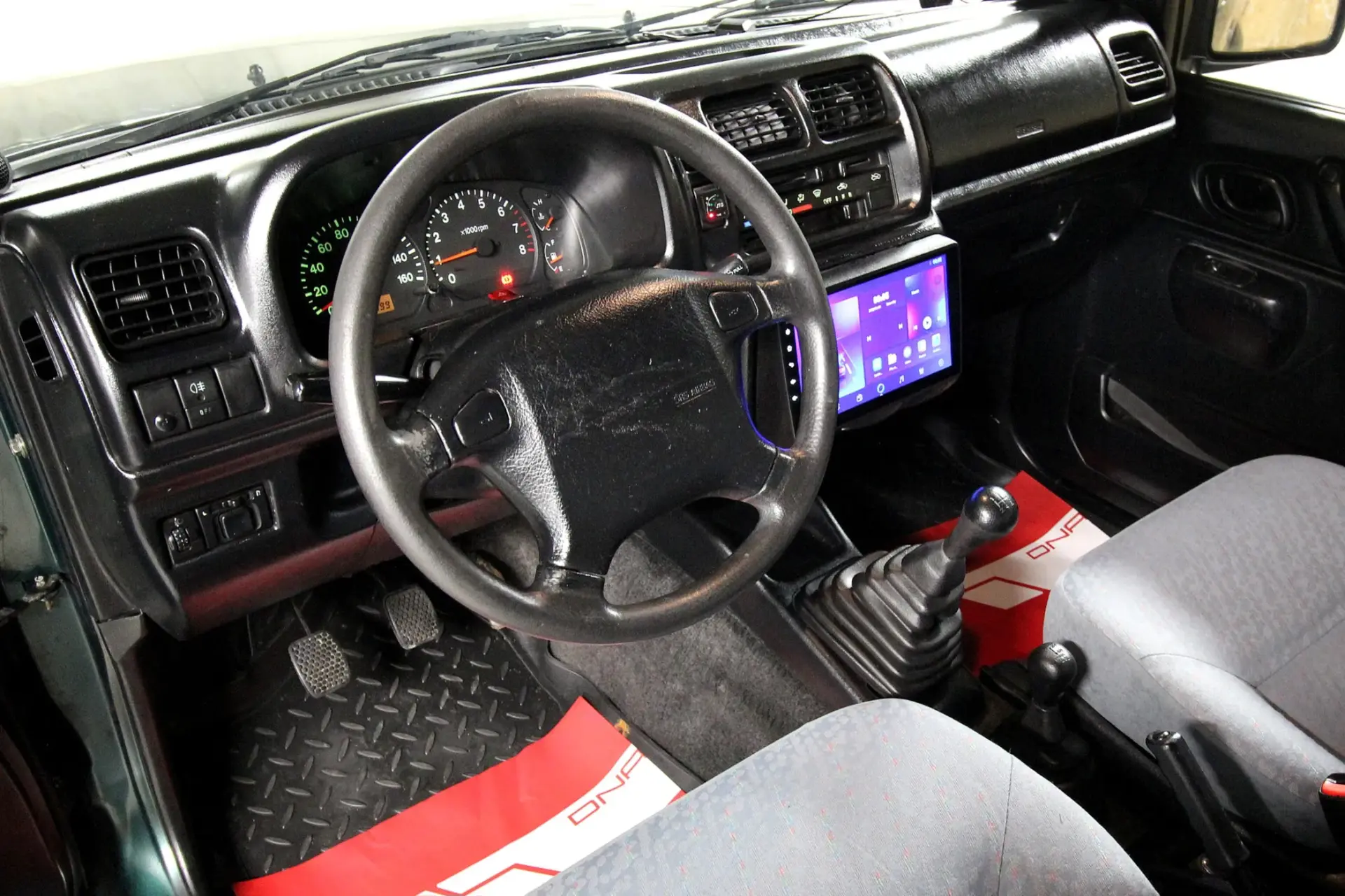 Suzuki Jimny 1.3 VVT 16V JLX Hard Top 11