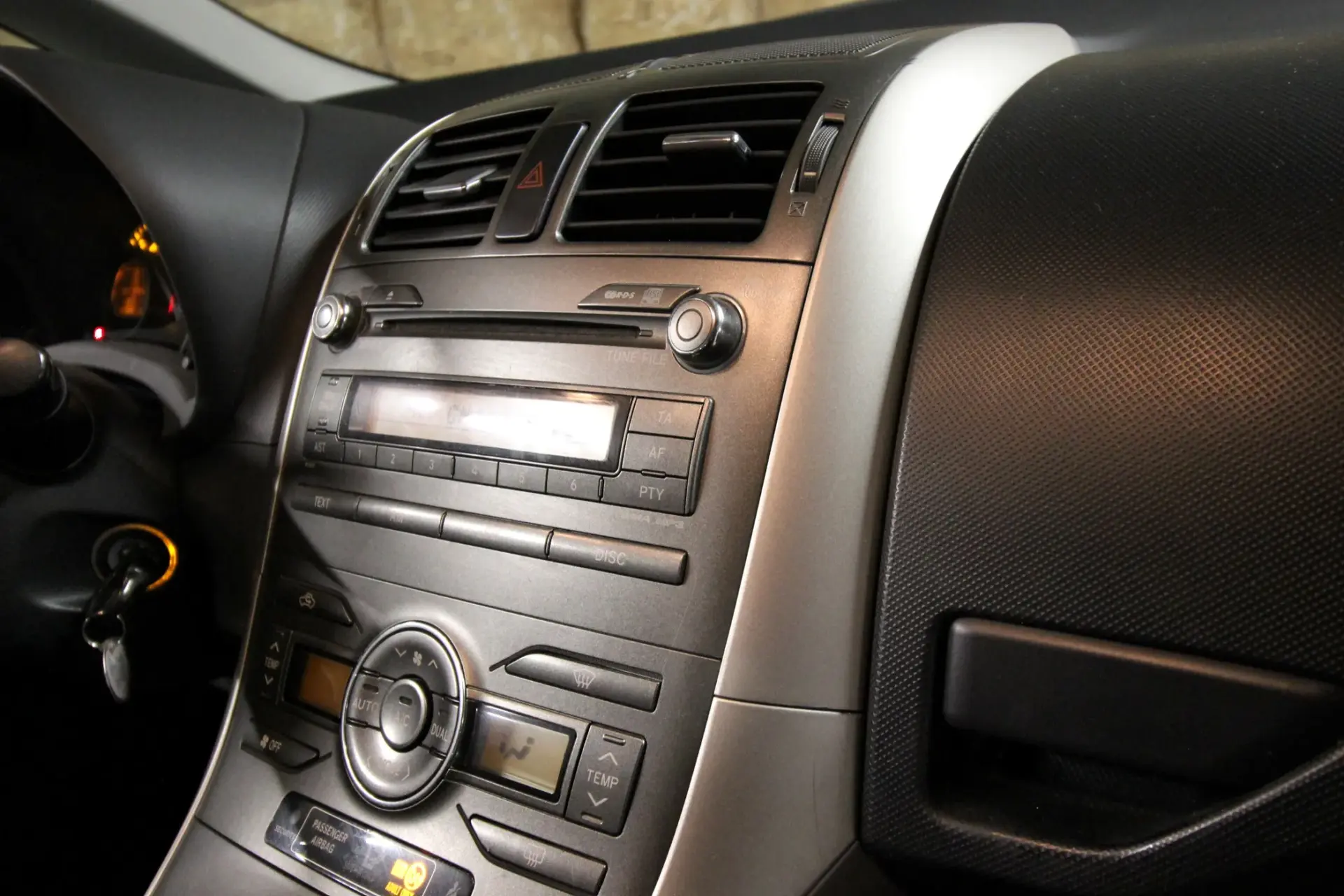 Toyota Auris 1.4 D-4D AC 14