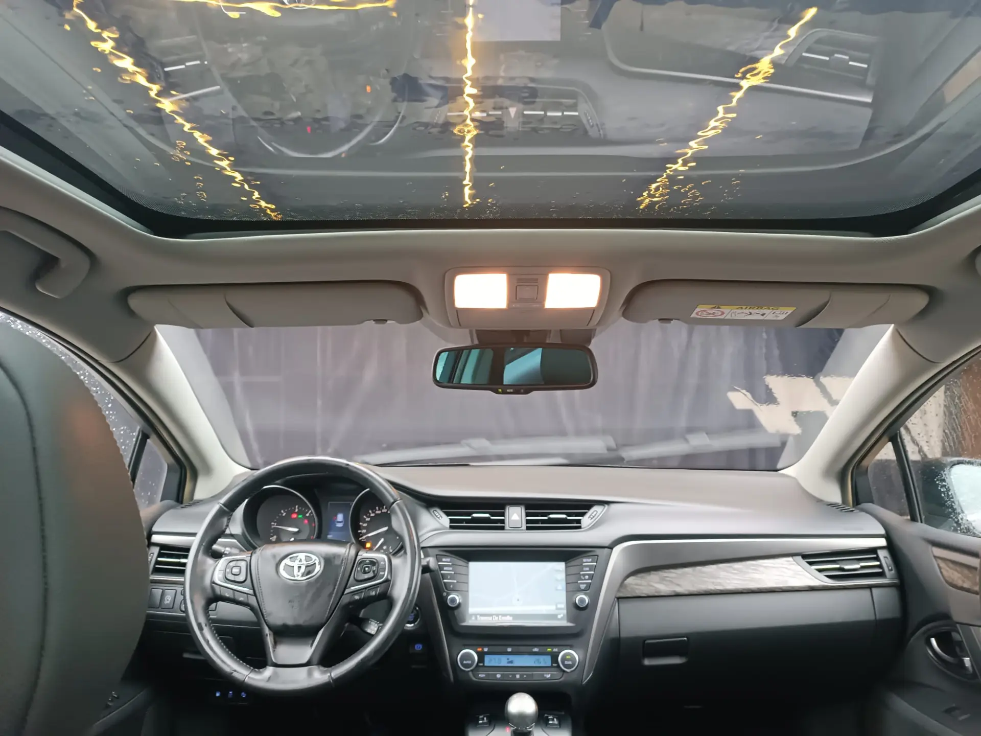 Toyota Avensis Touring Sports 2.0 D-4D Exclusive+GPS 6