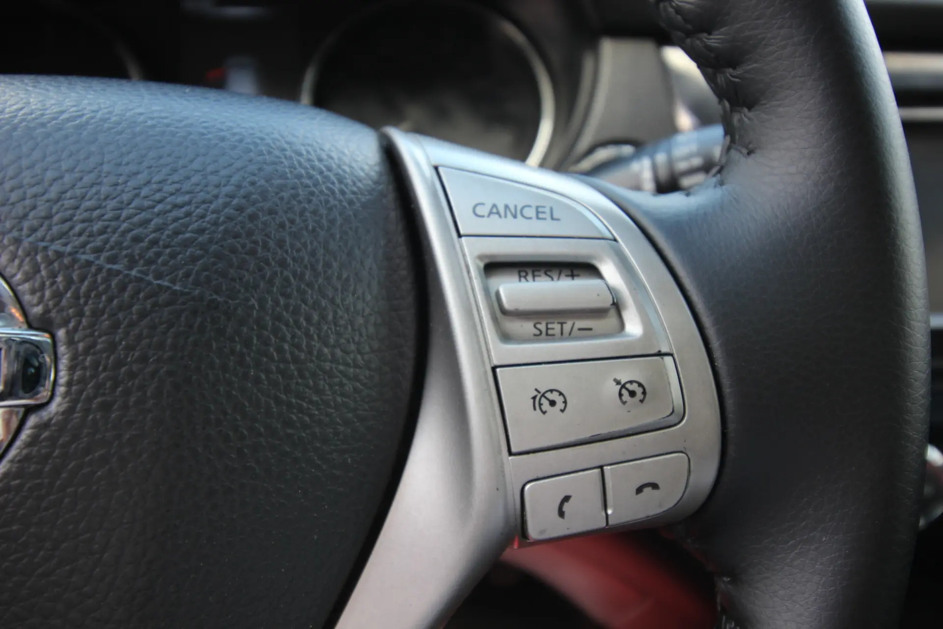 Nissan Qashqai 1.6 dCi Tekna Premium 17 Pele 19