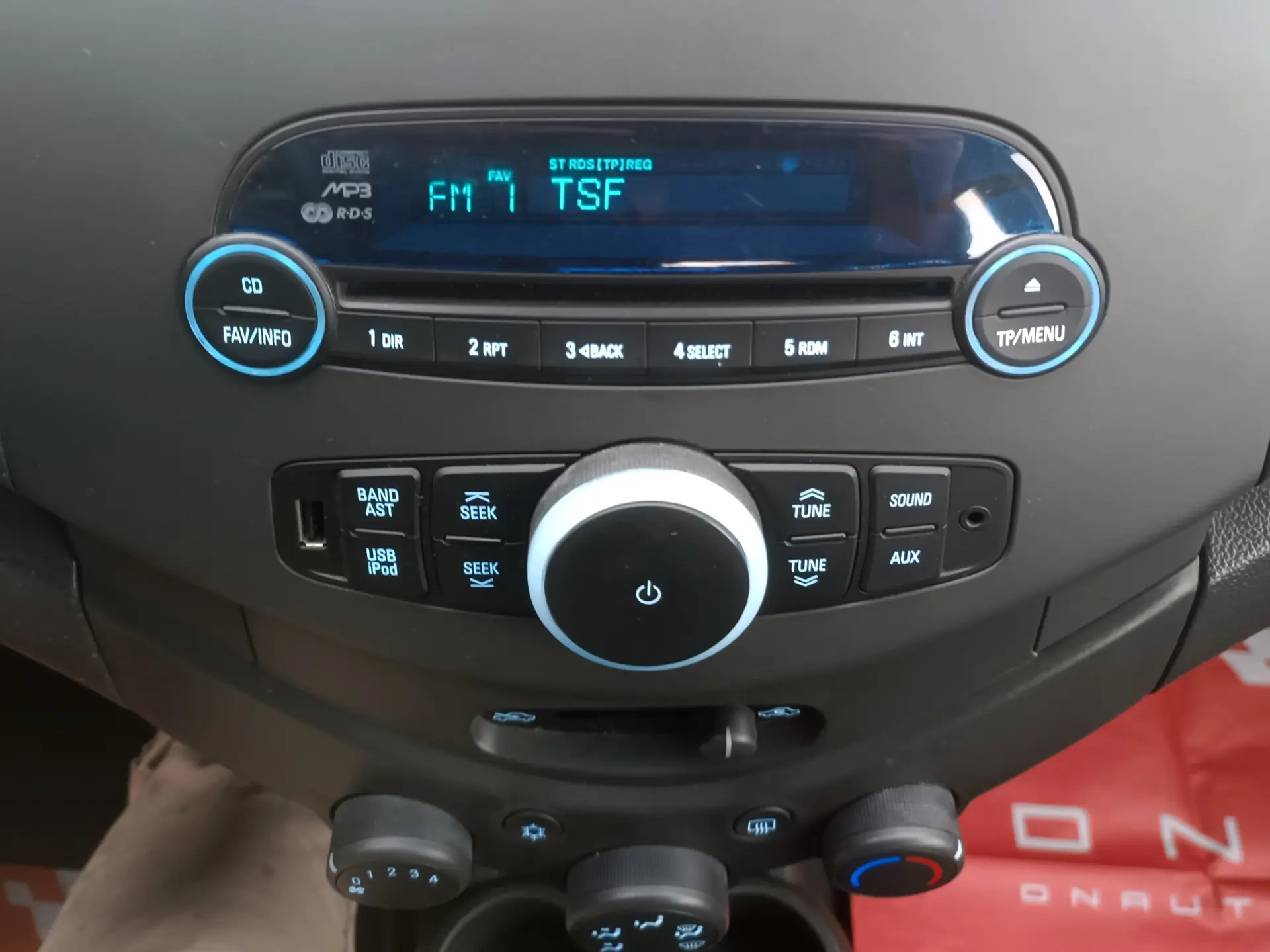 Chevrolet Spark 1.0 L Bi-Fuel 8