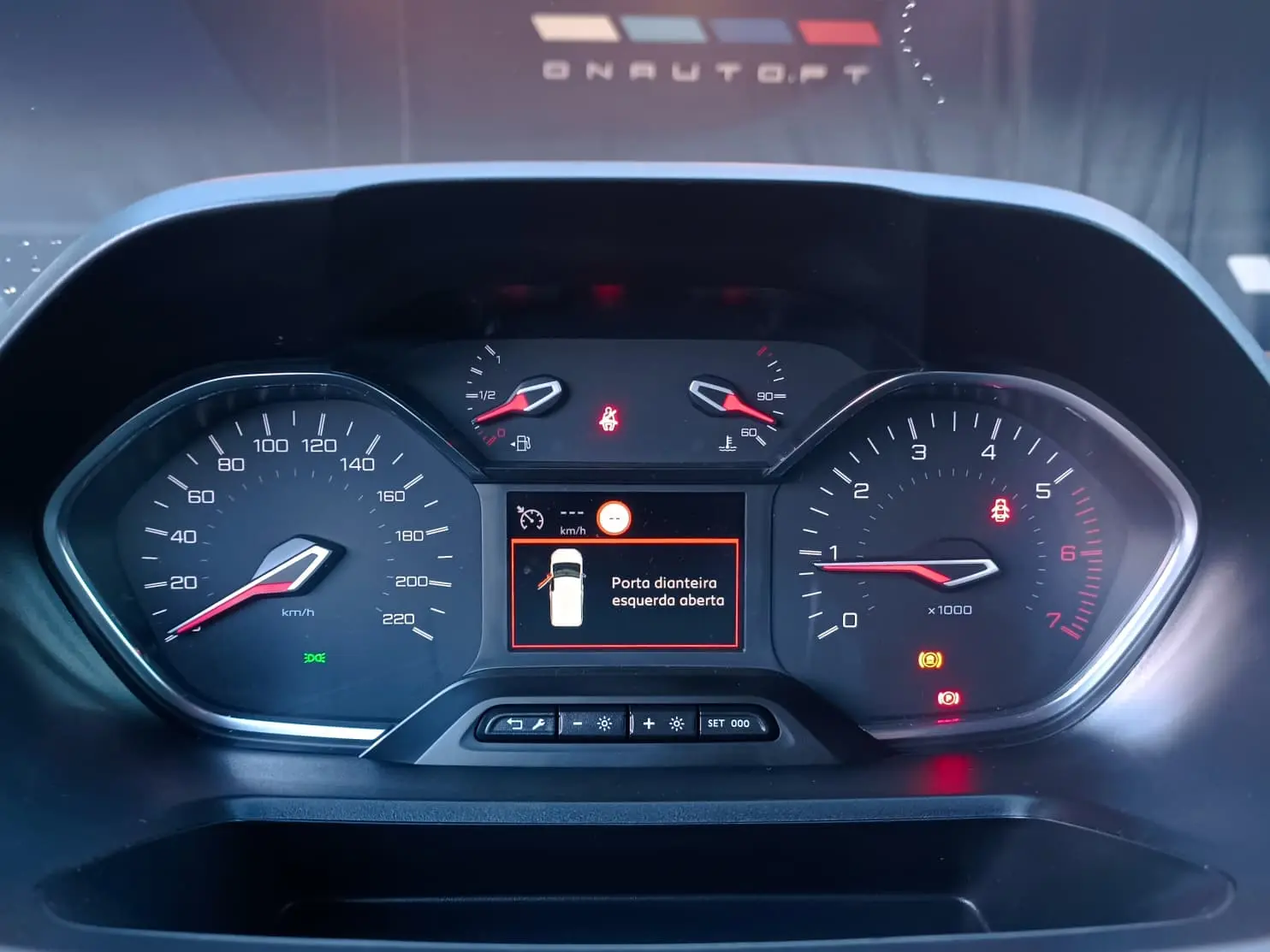 Peugeot Rifter 1.2 PureTech Allure 8