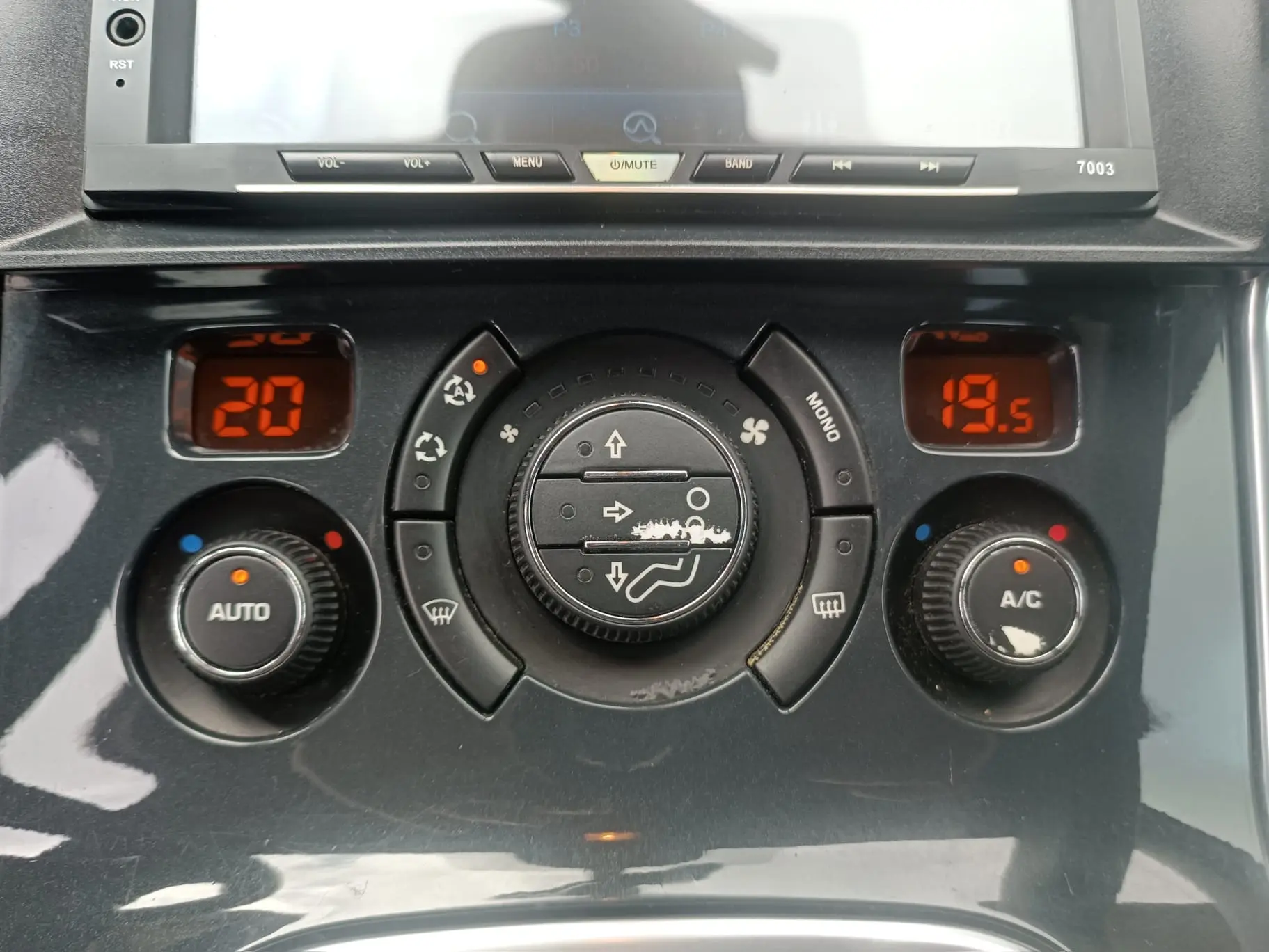 Peugeot 3008 1.6 HDi Premium 9