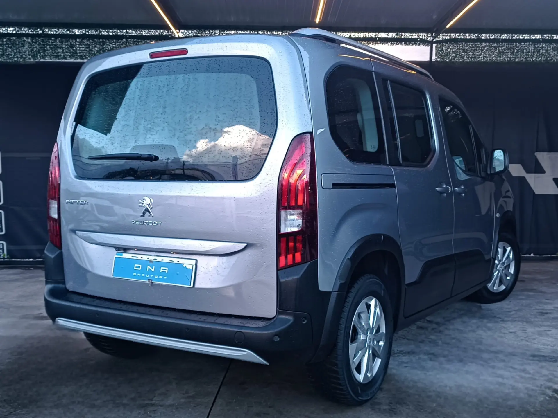 Peugeot Rifter 1.2 PureTech Allure 4