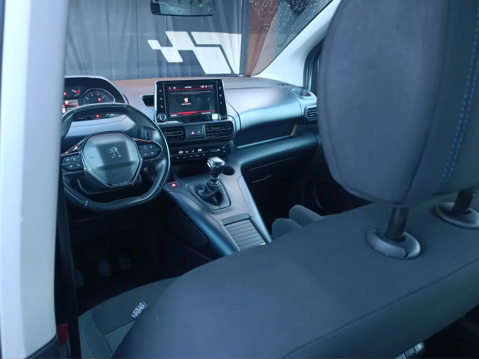 Peugeot Rifter 1.2 PureTech Allure 28