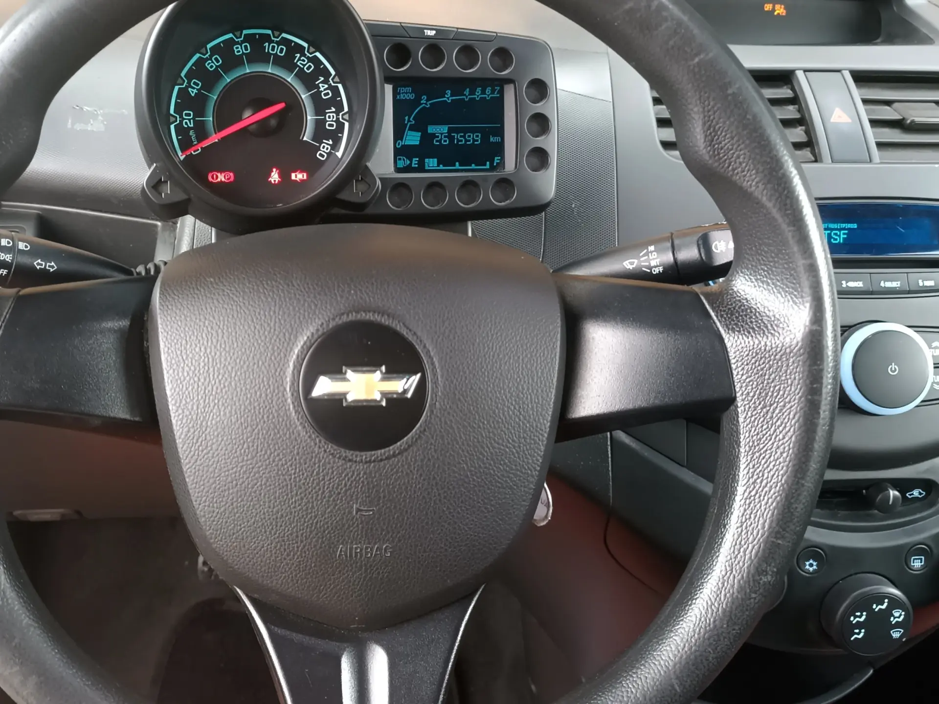 Chevrolet Spark 1.0 L Bi-Fuel 6