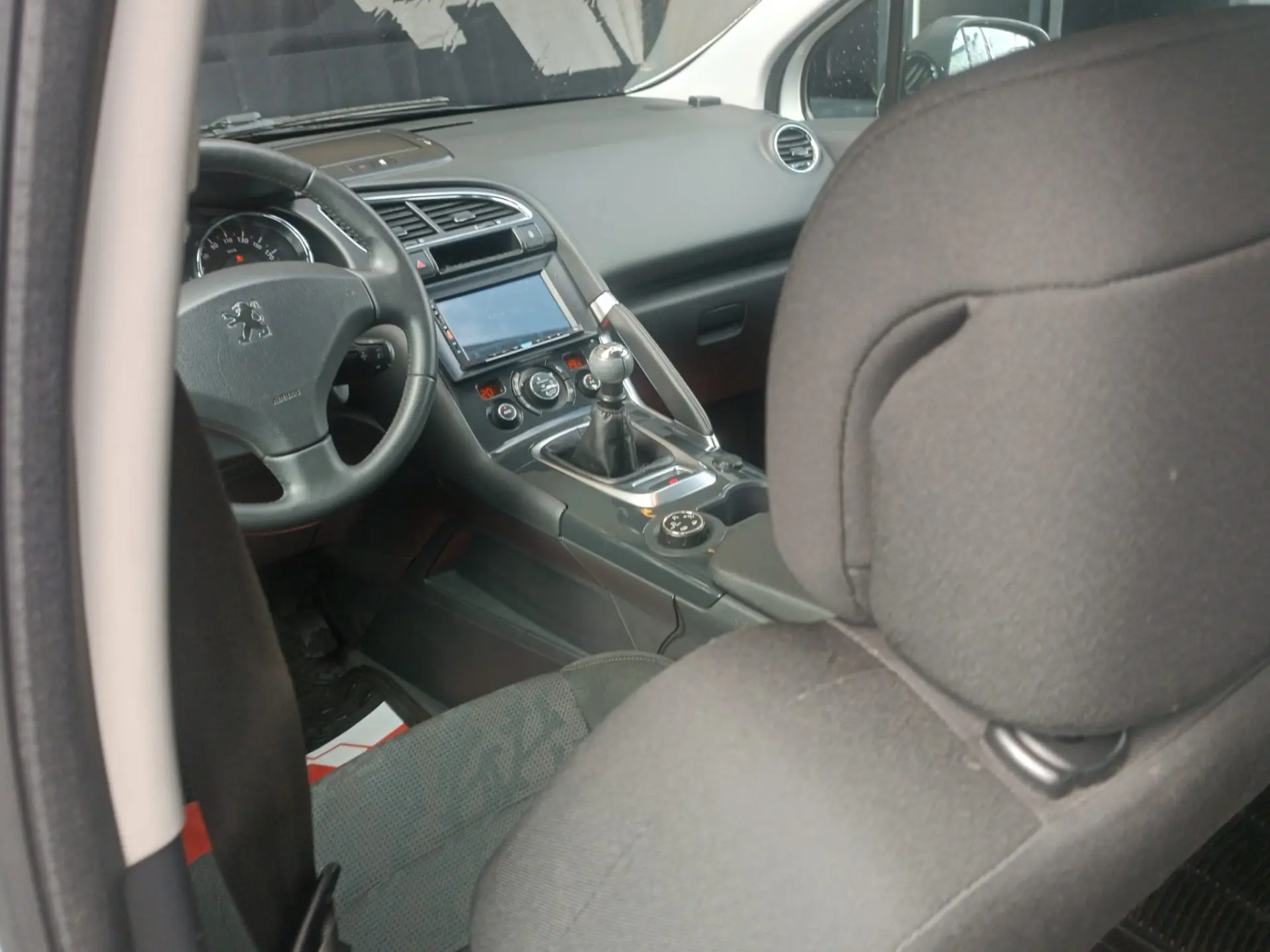 Peugeot 3008 1.6 HDi Premium 7