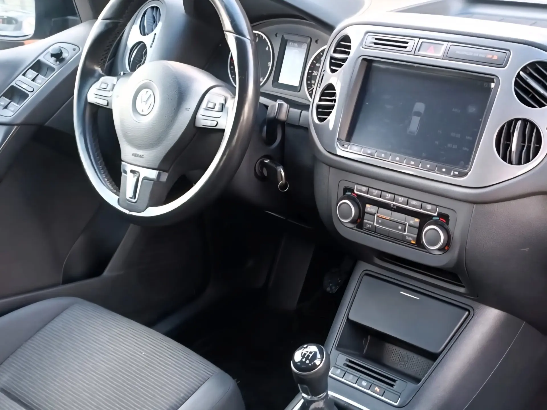 Volkswagen Tiguan 2.0 TDi Sport BlueMotion 7