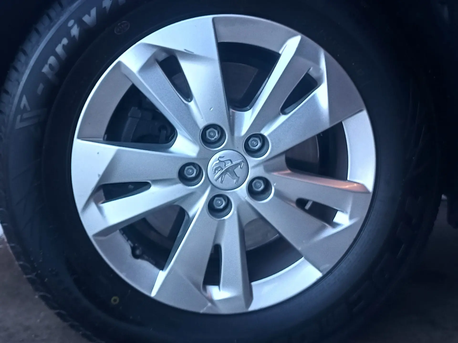 Peugeot Rifter 1.2 PureTech Allure 14