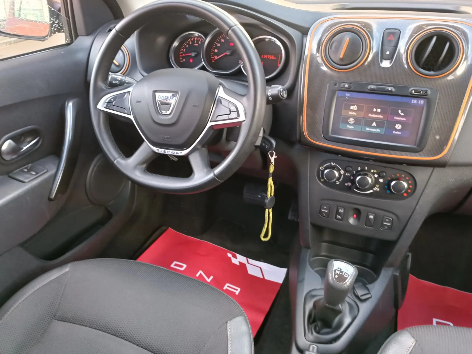 Dacia Sandero Stepway TCe 90 Easy-R S&S Celebration 18