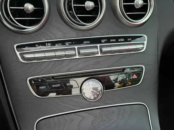 Mercedes-Benz C 220 d Cabrio 9G-Tronic AMG Line 27