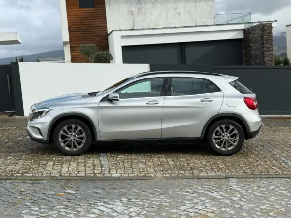 Mercedes-Benz GLA 180 d Style Aut. 3
