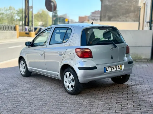 Toyota Yaris 1.0 Luna ABS+CD 2