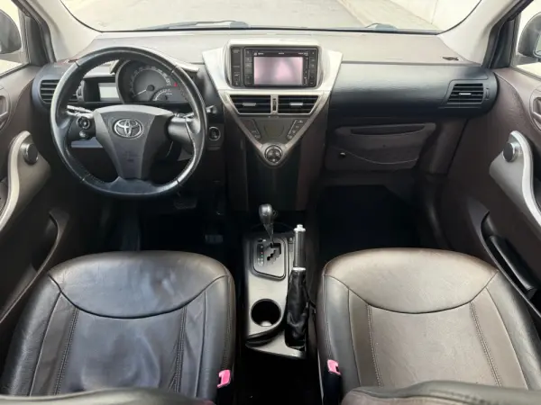 Toyota iQ 1.33 VVT-i 2 MultiDrive EP+NAVI+Bluetooth 18