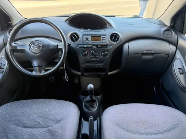 Toyota Yaris 1.0 Luna ABS+CD 9