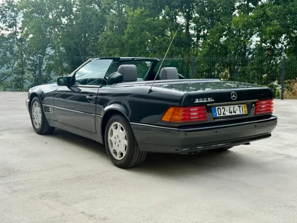 Mercedes-Benz SL 300 31