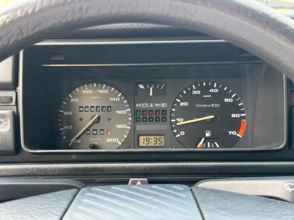 Volkswagen Golf 1.3 GL 10
