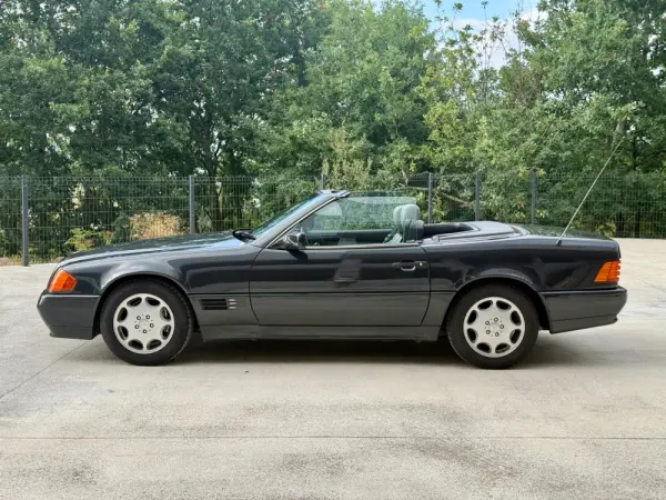 Mercedes-Benz SL 300 32