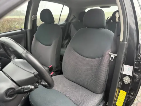 Toyota Yaris 1.0 Sol AC 10