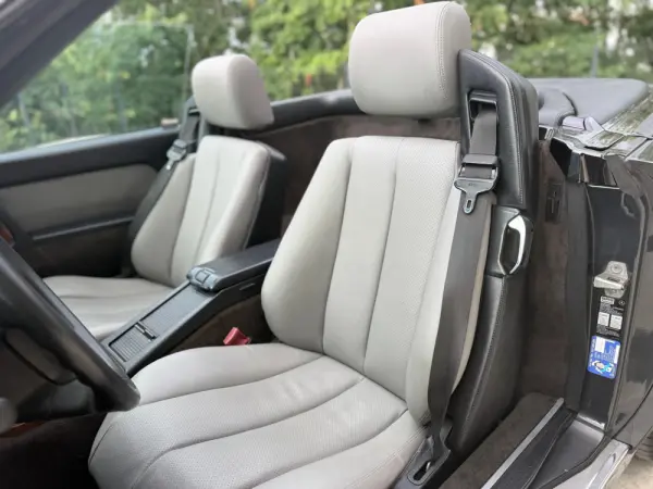 Mercedes-Benz SL 300 16