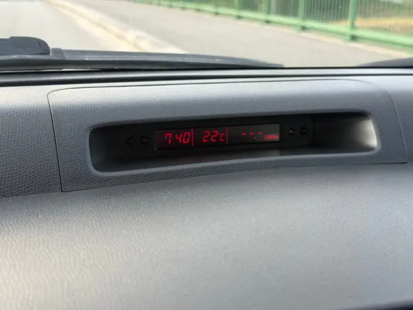 Suzuki Swift 1.6 VVT Sport 15