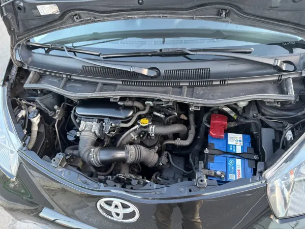 Toyota iQ 1.33 VVT-i 2 NAVI+Bluetooth 20