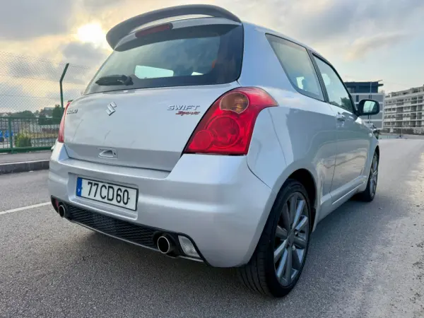 Suzuki Swift 1.6 VVT Sport 4