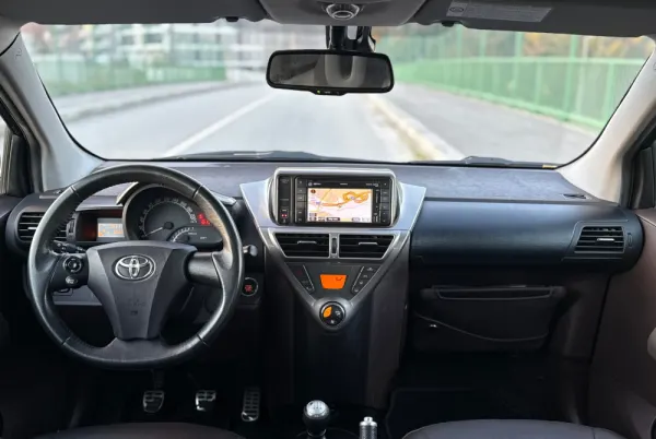 Toyota iQ 1.33 VVT-i 2 NAVI+Bluetooth 7