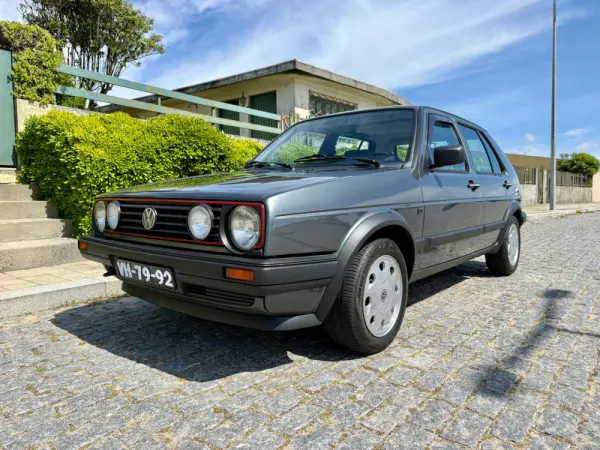 Volkswagen Golf 1.3 GL 17