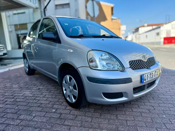 Toyota Yaris 1.0 Luna ABS+CD 4
