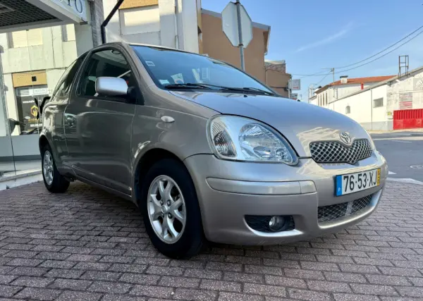 Toyota Yaris 1.0 Sol MMT AC 5
