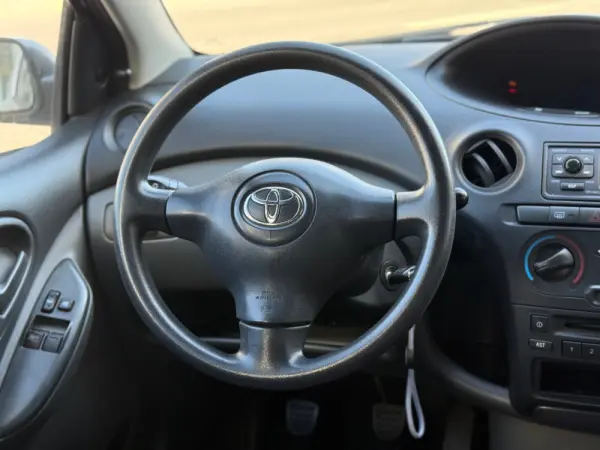 Toyota Yaris 1.0 Luna ABS+CD 10