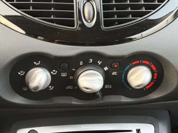 Renault Twingo 1.2 16V Dynamique 12