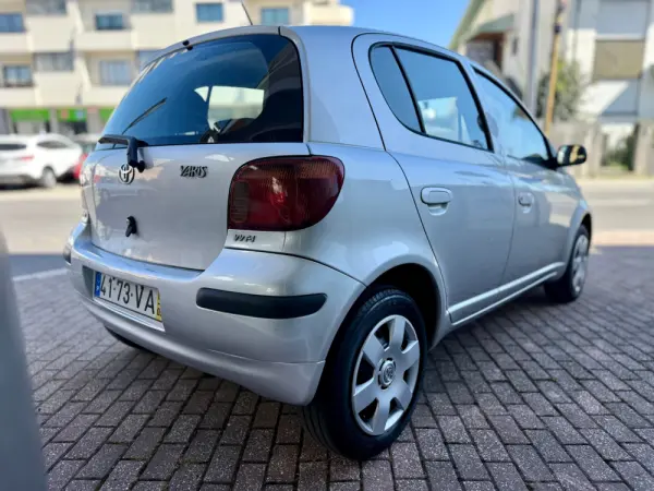 Toyota Yaris 1.0 Luna ABS+CD 5