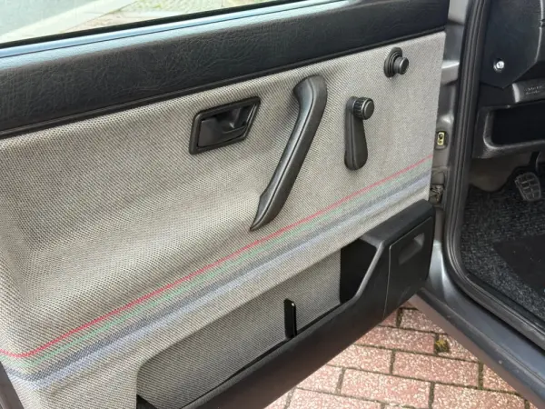 Volkswagen Golf 1.3 GL 14