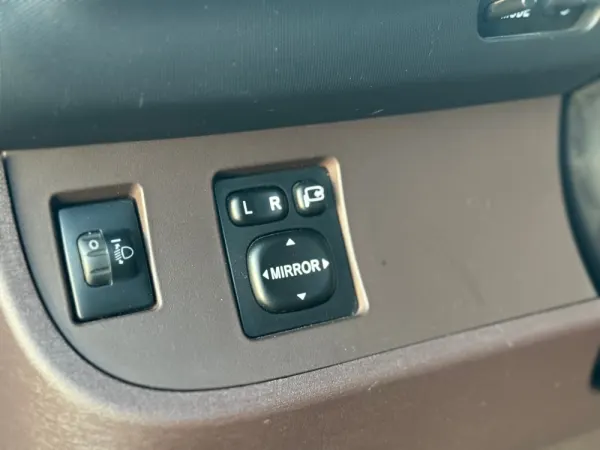 Toyota iQ 1.33 VVT-i 2 NAVI+Bluetooth 13