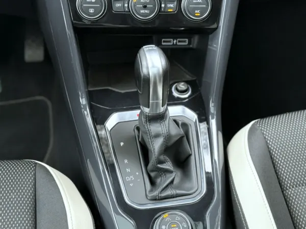 Volkswagen T-Roc 2.0 TDI Sport DSG 4Motion 13