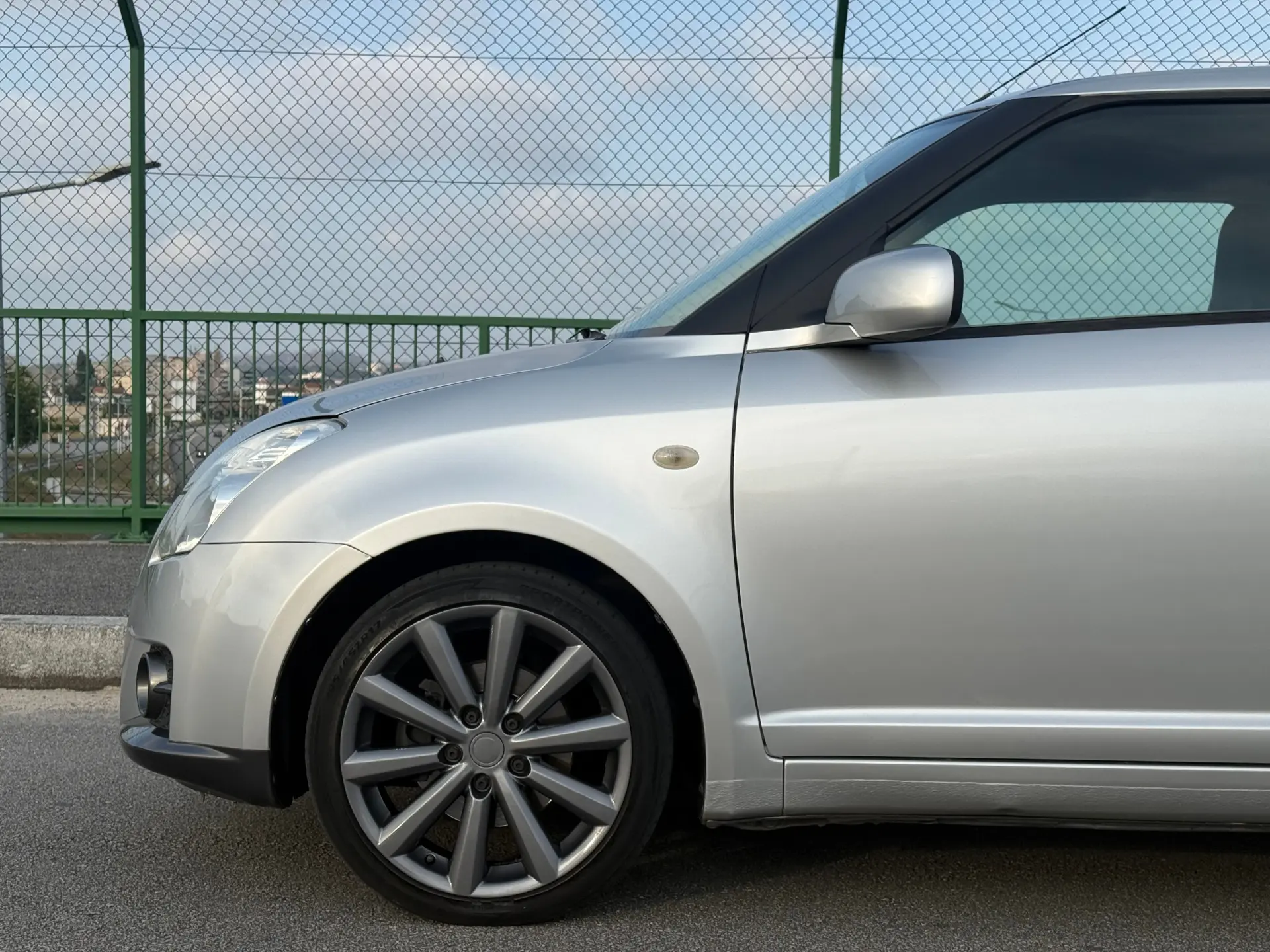Suzuki Swift 1.6 VVT Sport 16