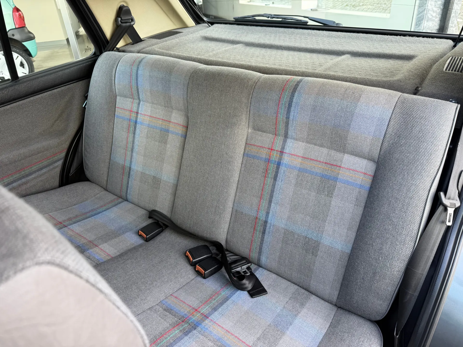 Volkswagen Golf 1.3 GL 16